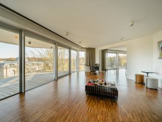 Nestled on the top floors of a prestigious residence dating from 2017, this sumptuous duplex/penthouse, a true haven away from sight, has a...