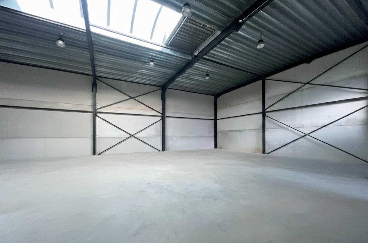 Warehouse (326 m²) for rent in Dendermonde - photo 5