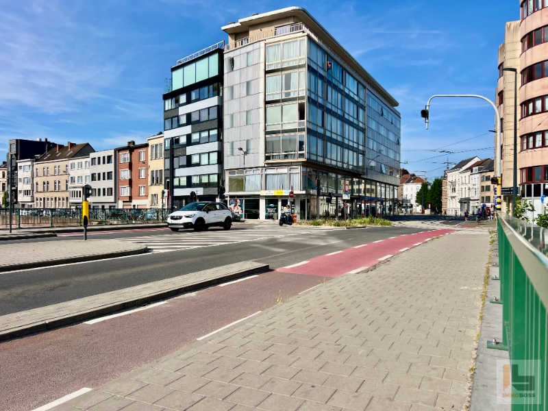 Instapklare studio (35m²) met slaaphoek aan Coupure! - photo 4