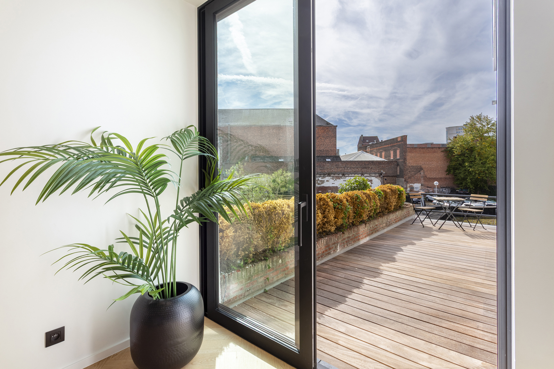 Totaalrenovatie 2 slaapkamers en toffe buitenruimte - foto 4