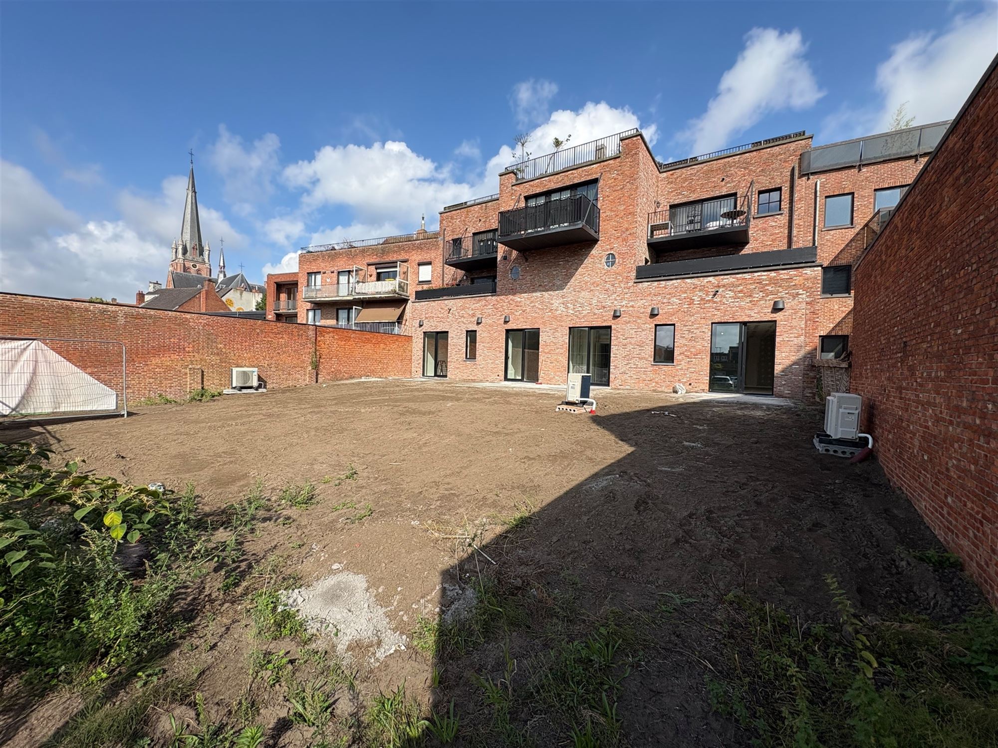 Nieuwbouwappartement met 2 slaapkamers en grote tuin. - foto 5