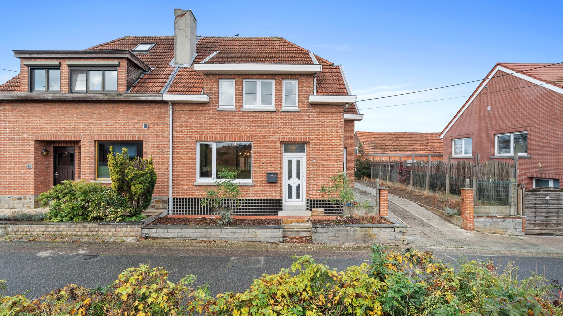 LINDEN 3-gevel woning 3 slks + mooie tuin - foto 1