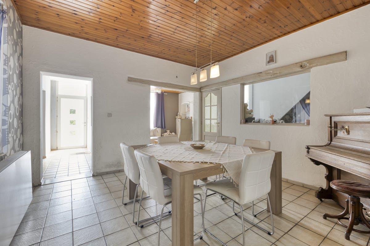 Landelijk gelegen, te renoveren woning met grote tuin. - foto 4