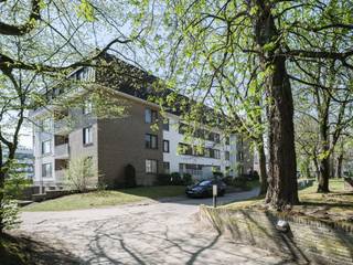 Sint-Denijs-Westrem – Ruim 3 slaapkamer appartement (137 m2) met zonnig terras, op de 2de verdieping van een verzorgde residentie.Voor meer...