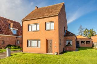 Vrijstaande woning op ruim perceel (1.127 m²) nabij centrum Beerse & MerksplasEPC 397kWh | Mogelijkheid tot 4de slpk | Dak reeds...