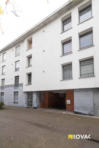 Gezellig 1-slaapkamer appartement - Residentie Canneyt - op wandelafstand van het station en centrum van Izegem bestaande uit: inkom met vestiaire...