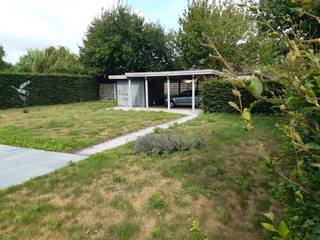 Eigentijdse én energiezuinige villa.Gelijkvloers niveau telt een zeer ruime leefruimte, met een belendende bureauruimte én open keuken.Eveneens:...