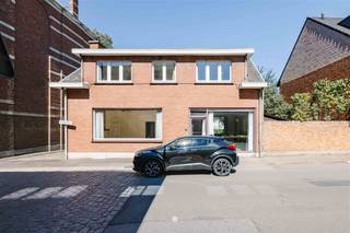 Bent u op zoek naar een te renoveren woning of bouwgrond in het hart van Kallo? Dan is dit pand misschien precies wat u zoekt! De belangrijkste...