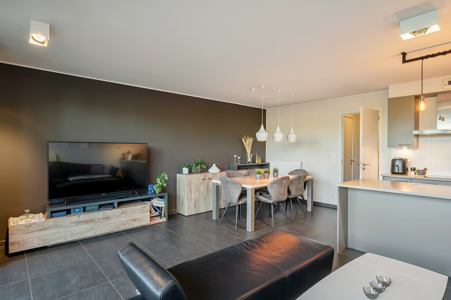TE KOOP | Instapklaar gelijkvloers appartement in het centrum van Heist-op-den-Berg. - foto 5