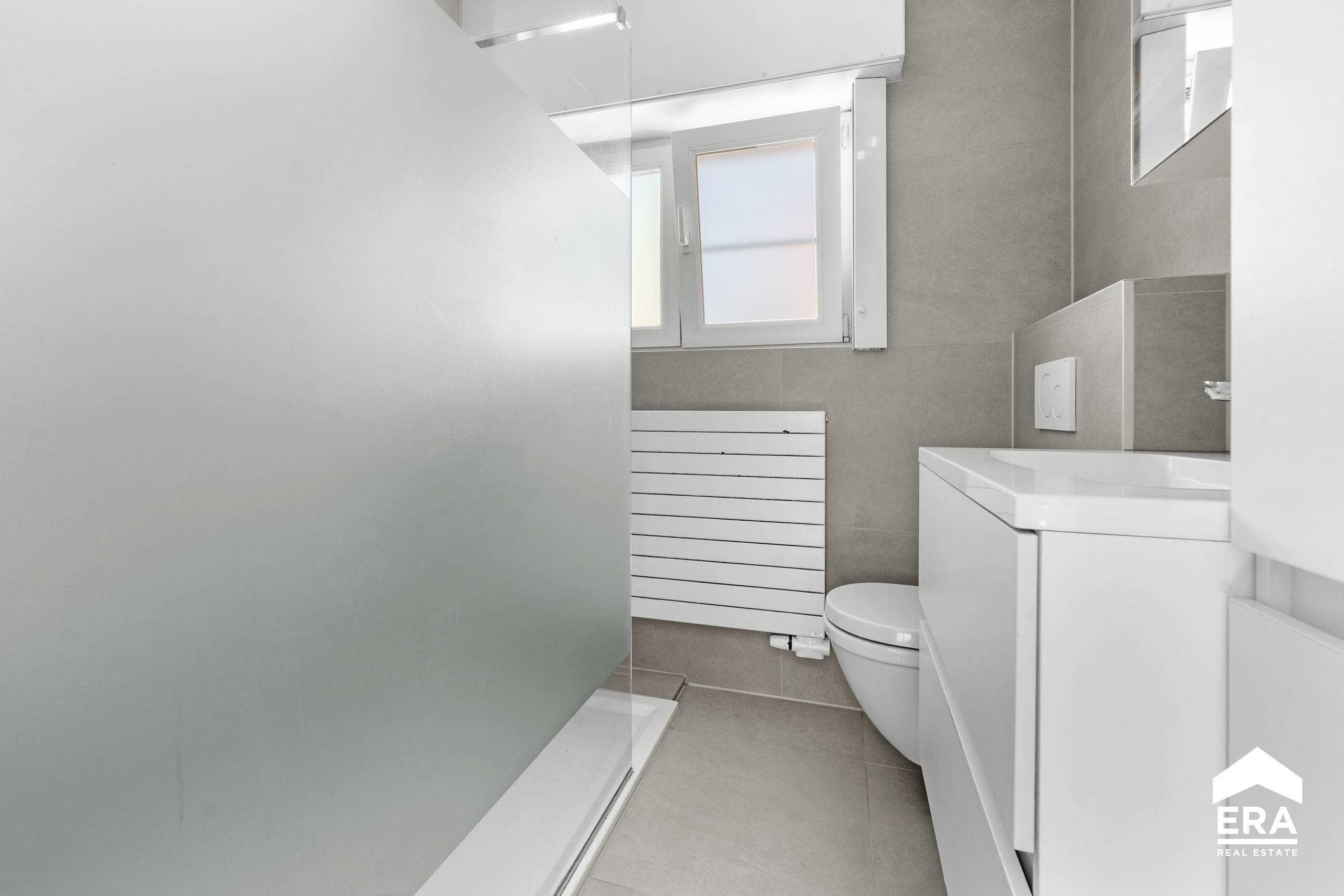 Ruime woonst met handelsruimte, atelier en garage - foto 3