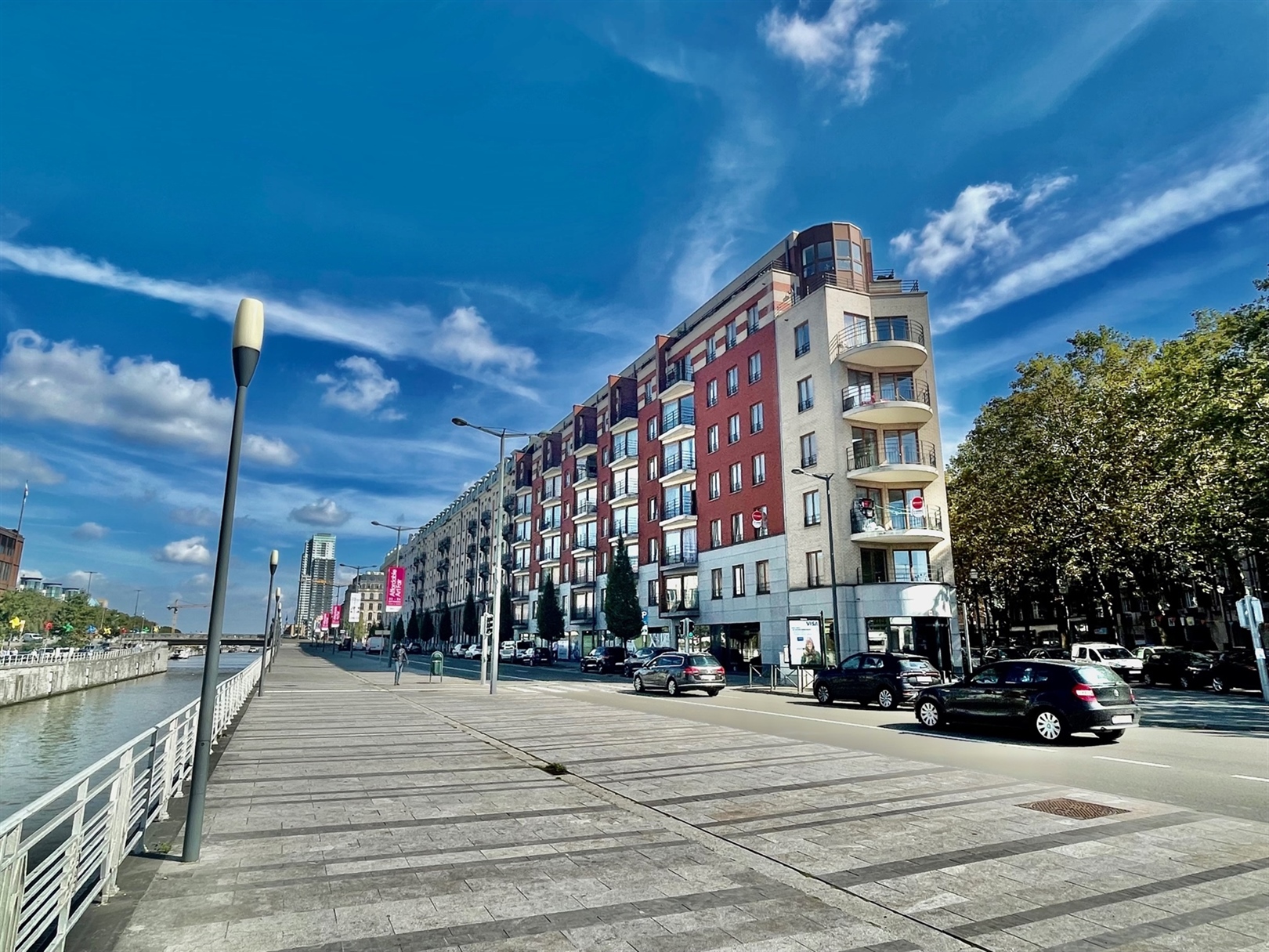 Recent gemeubeld 1K-appt op derde verdiep met terras! - foto 3