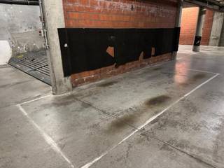 Indoor parking space centrally located on Lippenslaan