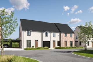 Woningen in landelijke stijl in Smeskeshof – Waregem<br />Ontdek 7 halfopen en 4 gesloten woningen in landelijke stijl in de Smeskeshof-verkaveling te Waregem, gelegen in een rustige en groene omgeving aan de rand van de stad. Deze landelijke woningen combineren klassieke charme met modern wooncomfort.<br />Op het gelijkvloers vindt u een inkomhal met apart gastentoilet, een royale leefruimte in directe verbinding met de open keuken, en een bureauruimte. Elke woning biedt een praktische garage of wasplaats, afhankelijk van de gekozen indeling. Op de verdieping biedt de nachthal toegang tot drie of vier ruime slaapkamers, een volledig uitgeruste badkamer en een afzonderlijk toilet. Via een vaste trap bereikt u een ruime zolder, in te richten als polyvalente ruimte met een technische berging. De woningen met lotnummers 1-5-7-8-11 zijn verkocht.<br />De woningen met lotnummers 2-3 zijn volledig afgewerkt - instapklaar en onmiddellijk beschikbaar na akte. <br />Kies voor een volledig afgewerkte sleutel-op-de-deurwoning of ruwbouw wind- en waterdicht, afgestemd op uw wensen. Gelegen aan de rand van Waregem, geniet u van een serene omgeving met uitstekende verbindingen naar het centrum, het treinstation en de E17.<br />Neem vandaag nog contact op voor meer info of een bezoek ter plaatse!