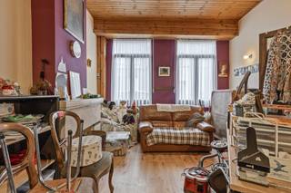 Te koop in Deurne-zuid in de omgeving Muggenberg-Arena - een op te frissen burgerwoning met stadstuin gelegen in een groene en centrale...