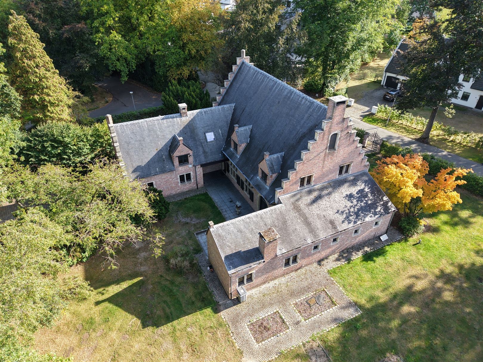 Ruime villa in residentiele wijk - foto 1