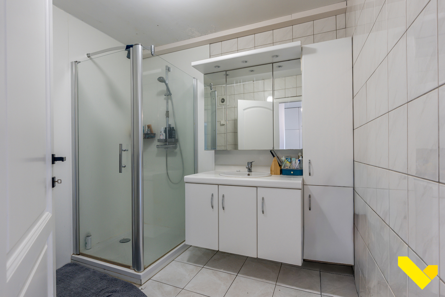 Centraal gelegen appartement met 2 ruime slaapkamers - foto 5