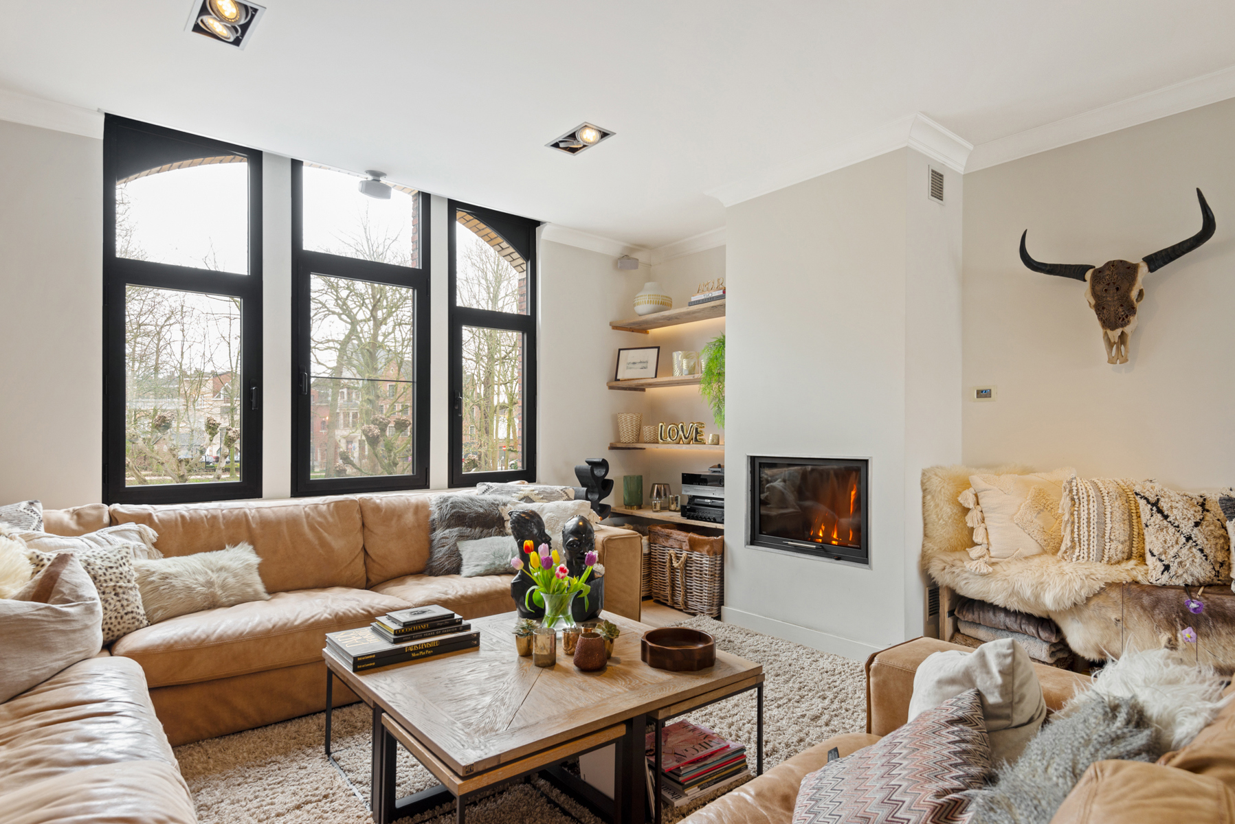 Degelijk gerenoveerde woning aan de Vesten te Lier. - foto 5