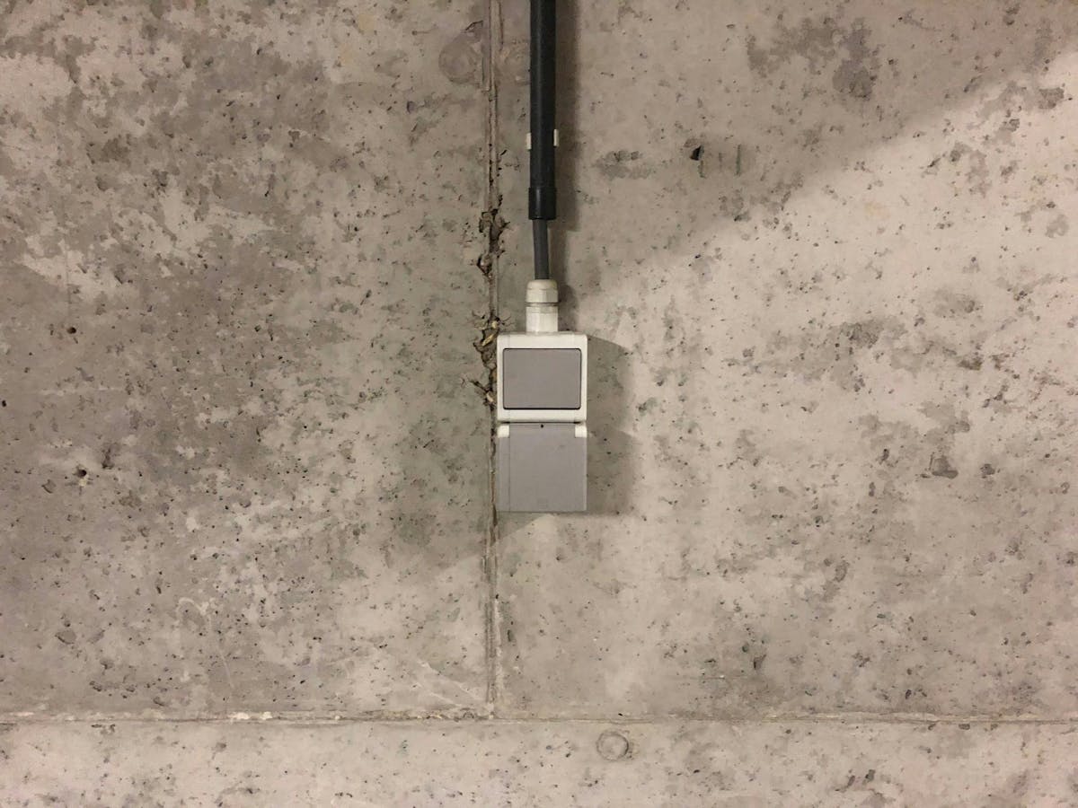 Centraal gelegen garagebox te koop ! - foto 5