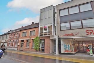Zoekt u een ruim lichtrijk appartement met 1 slaapkamer centraal gelegen in Beveren? Dan is dit appartement vast iets voor u!Dit ruim appartement met...