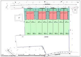 <p>In het landelijke Outer bieden wij <strong>Lot 4</strong> aan, een mooi perceel bouwgrond van <strong>500 m²</strong> voor het oprichten van een <strong>halfopen eengezinswoning</strong>. Het centrum van Ninove bereikt men op enkele minuten rijden. De bouwzone bedraagt ca. <strong>7 m breed x 15 m diep</strong>. Er zijn maximaal <strong>3 bovengrondse bouwlagen</strong> toegestaan, waarbij de derde bouwlaag zich binnen het volume van een hellend dak dient te bevinden. De maximale kroonlijsthoogte bedraagt <strong>6 m</strong> en de nokhoogte maximaal <strong>10 m</strong>. Zowel een hellend als een gedeeltelijk of volledig plat dak is toegelaten. Een kelder is niet toegestaan.</p><p>De woningen binnen deze verkaveling dienen uitgevoerd te worden als <strong>paalwoningen</strong> in functie van overstromingsveilig bouwen. Er geldt een hoogte van <strong>1 m tussen maaiveld en onderzijde van de vloerplaat</strong>. Verder dienen per woning <strong>2 parkeerplaatsen en 2 fietsenstallingen</strong> voorzien te worden. De oprit mag maximaal <strong>4,50 m breed</strong> zijn en wordt uitgevoerd in waterdoorlatende verharding. De voortuin dient voor minstens <strong>50% groen</strong> te blijven. <strong>Mogelijkheid voor aankoop meerder percelen!</strong></p><p>Een aantrekkelijk perceel met duidelijke bouwmogelijkheden in een landelijke woonomgeving. Koper staat in voor de landmeet -en uitpalingskosten alsook verkavelingsaktekosten.(1803 euro inclusief btw)</p>