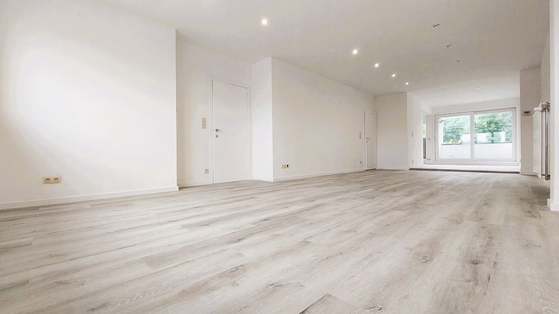 Gerenoveerd appartement van 137m² met 2 slaapkamers, terrasje en tuin nabij Oostende - foto 5