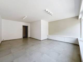 APARTMENT LAYOUT: <br />* entrance hall<br />* bright living space <br />* new kitchen with storage <br />* bedroom 1<br />* bedroom 2<br />* bathroom with walk-in shower <br /><br />GENERAL INFORMATION:<br />* natural gas central heating<br /><br />Register of measures: no<br /><br />These AI visualizations are intended as inspiration. No technical specifications, urban planning regulations, or concrete realization possibilities were taken into account.