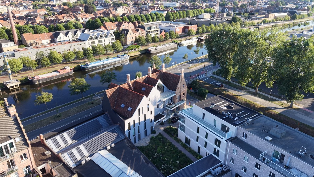 Instapklaar en hoogwaardig afgewerkt 3-slaapkamerappartement in Brugge. - foto 2