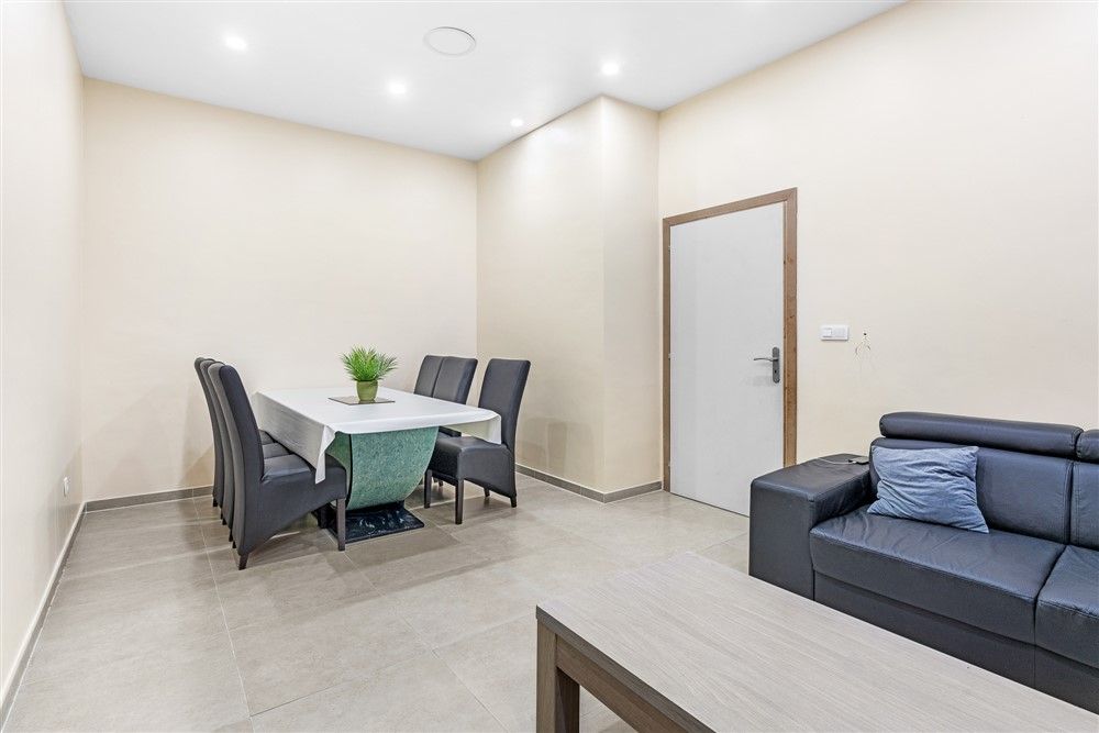 Volledig instapklare woning met 4 slaapkamers, 2 badkamers en grote buitenruimte op centrale locatie te Oostende - foto 2