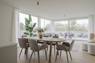 Droomt u van prachtig wonen langs de vernieuwde Leieboorden in Harelbeke? Residentie Leiesluis biedt u deze unieke kans!Dit...