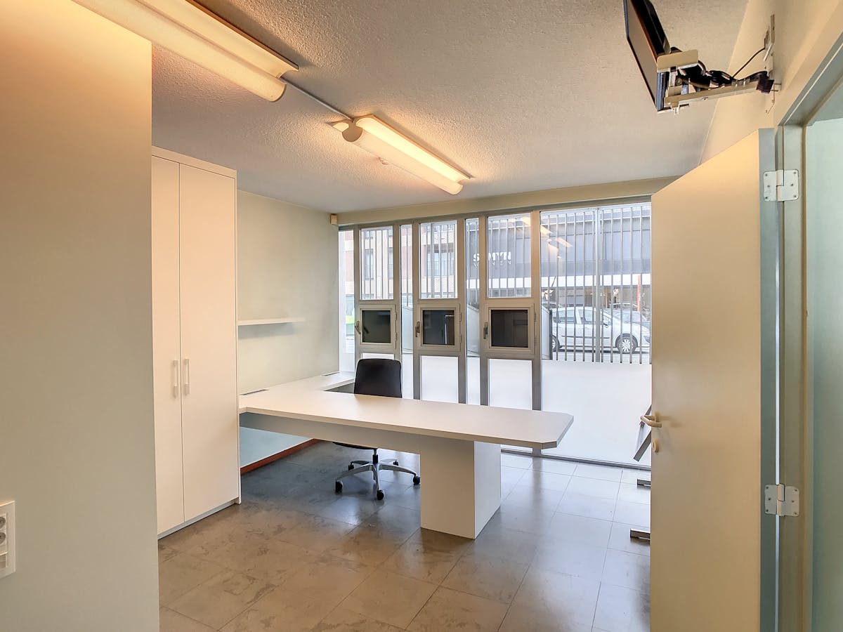 Bureau avec loft et parking spacieux à vendre à Roeselare - photo 5