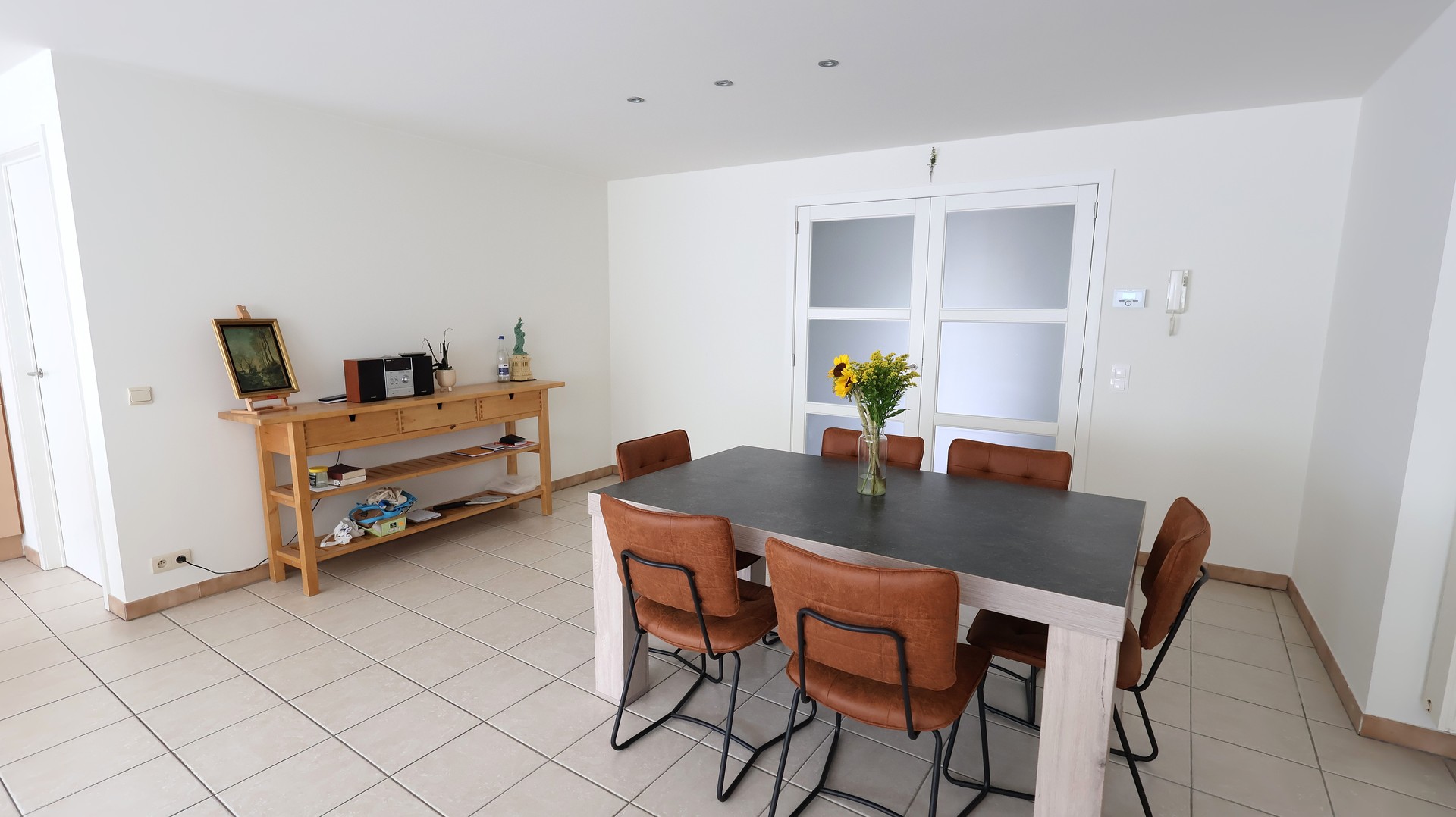 Ruim appartement met 2 slaapkamers en groot zonneterras in centrum Rumbeke - foto 5