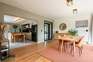 Op een rustige ligging in Adegem, vinden we deze smaakvol gerenoveerde woning. De ruime, vrijstaande woning onderging een totaal renovatie en is...