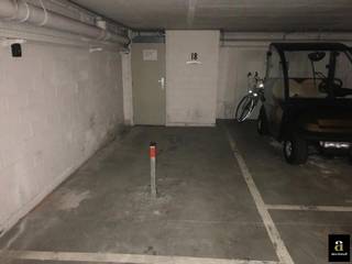 Autostaanplaats te huur Jozef NellenslaanHoogte: 1,9mBreedte: 2,4mDiepte: 4,7m...