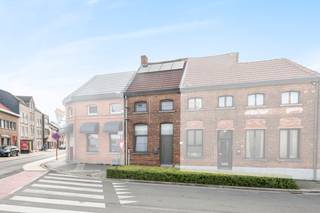 Ben je op zoek naar een moderne, instapklare rijwoning met een dakterras op een toplocatie in Temse? Dan is dit jouw kans! Ontdek waarom deze...