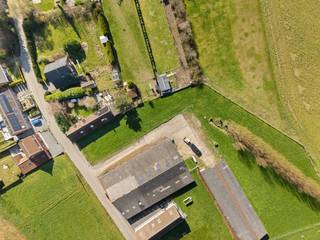 Droomt u van wonen in alle rust, omringd door groen en met een prachtig open uitzicht? Dan is deze mooie bouwgrond in de Rue de la Cavée te...