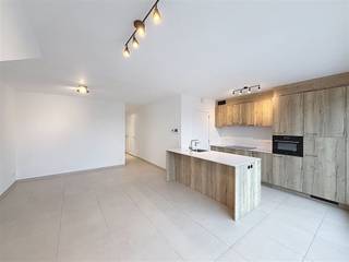 ADVIESPRIJS BIEDINGEN OP OF BOVEN DIT BEDRAG ZIJN TOEGELATEN!Dit modern en energiezuinig BEN-appartement (E-peil 17) uit 2022 biedt een combinatie...