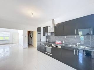 Te huur: gezellige halfopen woning in Grimbergen, gelegen in een groene en residentiële omgeving, nabij scholen, openbaar vervoer en...