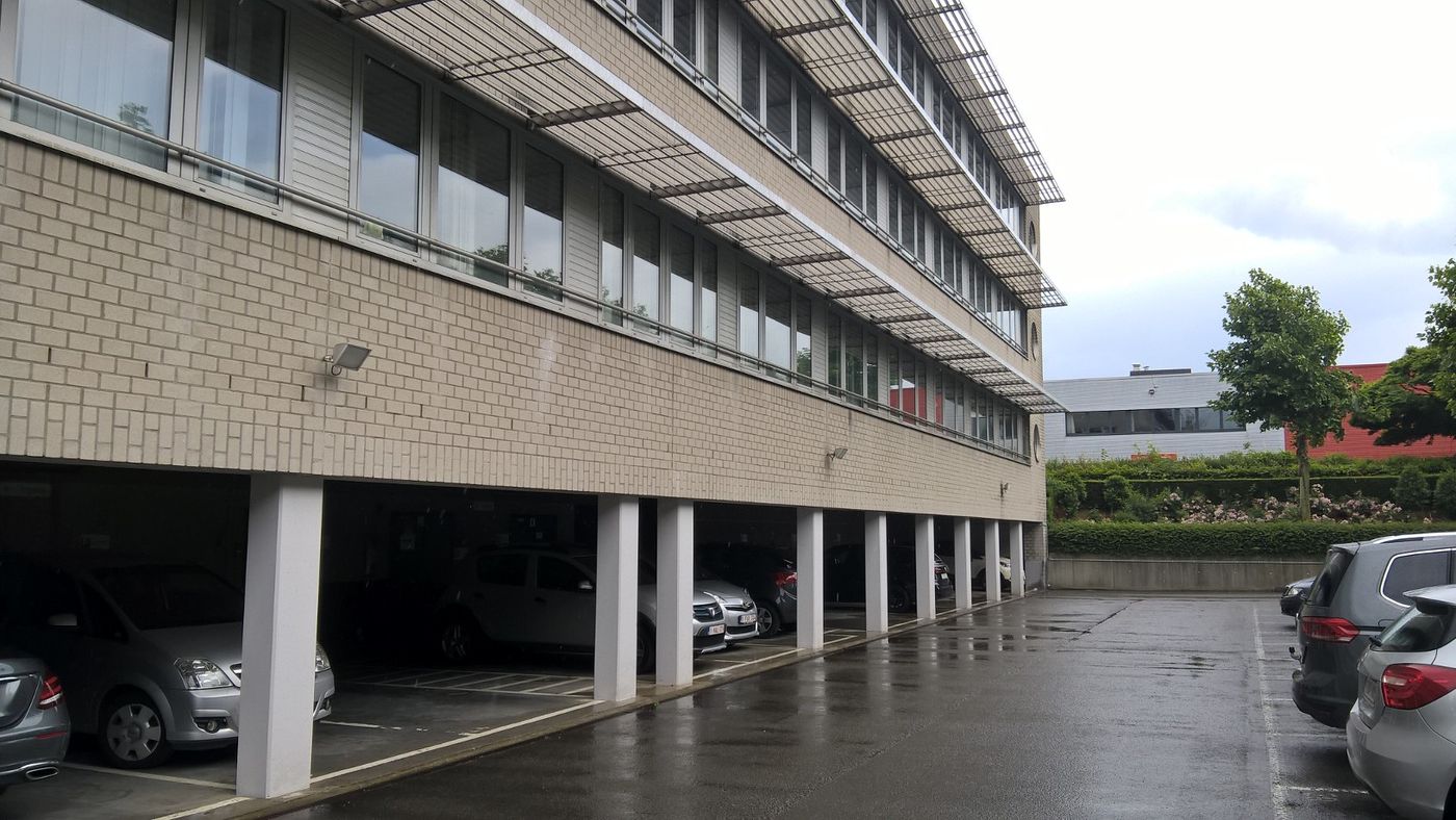 1.008 m² kantoren langs bedrijvige Luchthavenlaan te Vilvoorde - foto 2