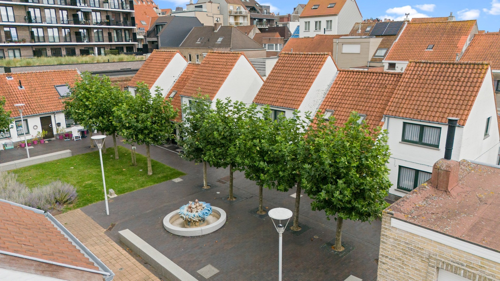 Te renoveren hoekwoning in het centrum van Heist-aan-Zee - foto 4