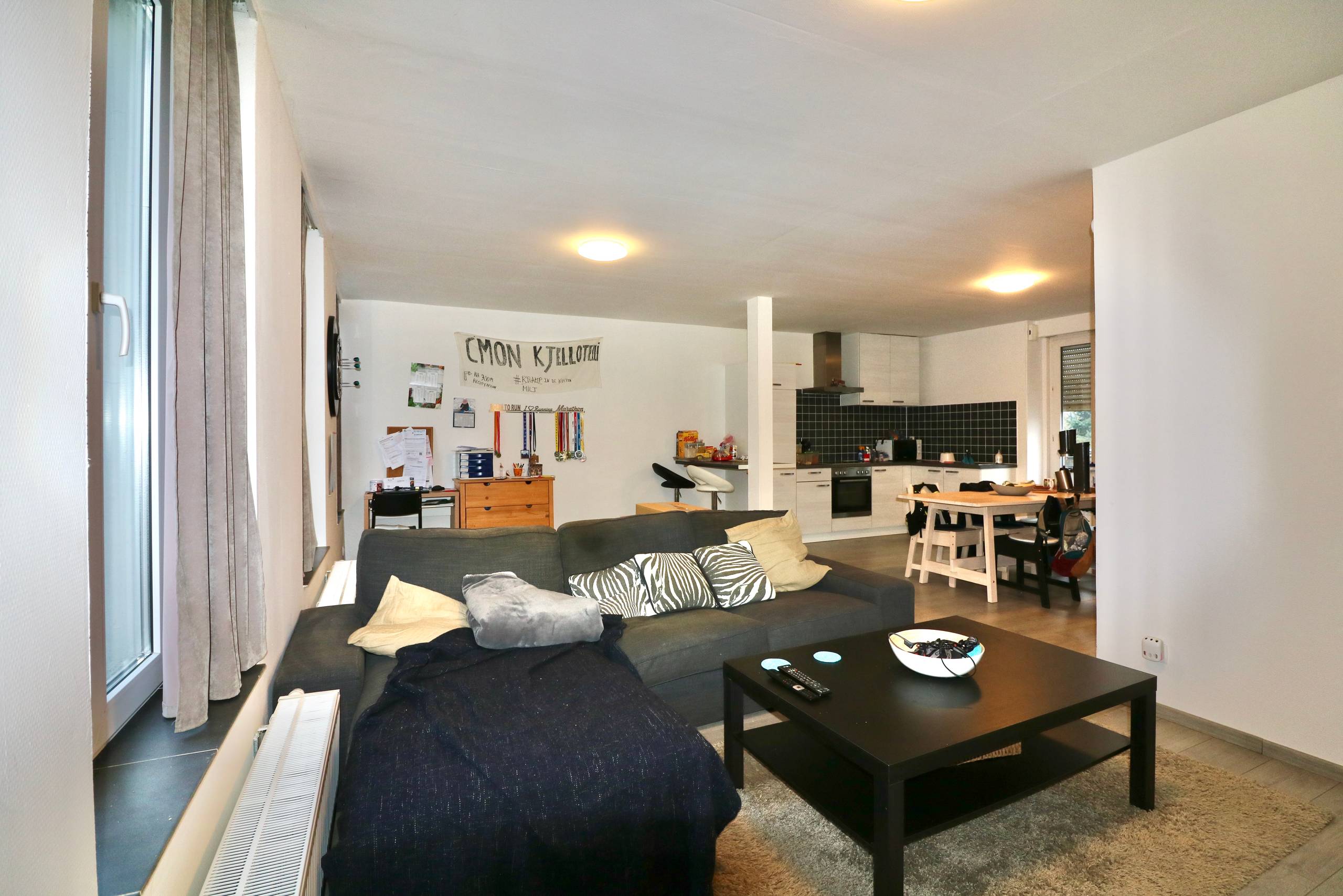Duplex appartement met 2 slaapkamers, terras en garage voor 845 EUR/mnd - foto 2