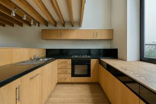 Op een boogscheut van De Meir en het Theaterplein ontdek je dit prachtige en unieke triplex appartement, waar ruimte, licht en duurzame...