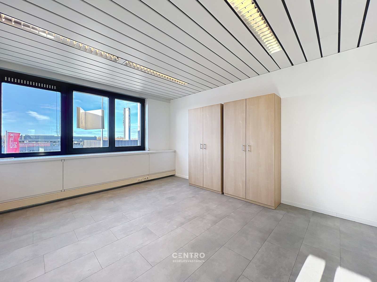 Instapklare kantoorruimte 175m² met perfecte VISIBILITEIT aan 't Hoge - opsplitsbaar. - foto 4