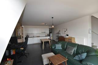 Ruim duplexappartement gelegen op de 2de en 3de verdieping (lift aanwezig) van een modern complex.Gelegen in het centrum van Kasterlee, met...