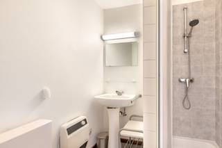 ENKEL VOOR STUDENTEN!Deze ruime, bemeubelde studentenstudio’s bevinden zich in een gebouw bestaande uit 15 studenten studio’s in het centrum van...