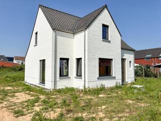 Mooie, moderne nieuwbouwwoningen te koop in het centrum van Petegem-aan-de-schelde. Elke woning is energiezuinig en duurzaam en wordt gebouwd in een...