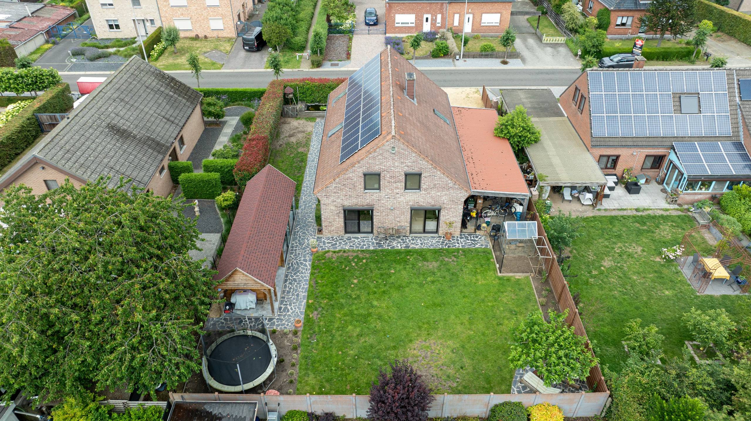 Ideaal en rustig  gelegen gezinswoning op 681m2 te Diepenbeek. - foto 3