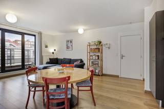 Rustig gelegen recent 1 slpk appartement (65 m²) in een kleinschalig gebouw met EPC C, te koop in Sint-Jans-Molenbeek. Gelegen in een...