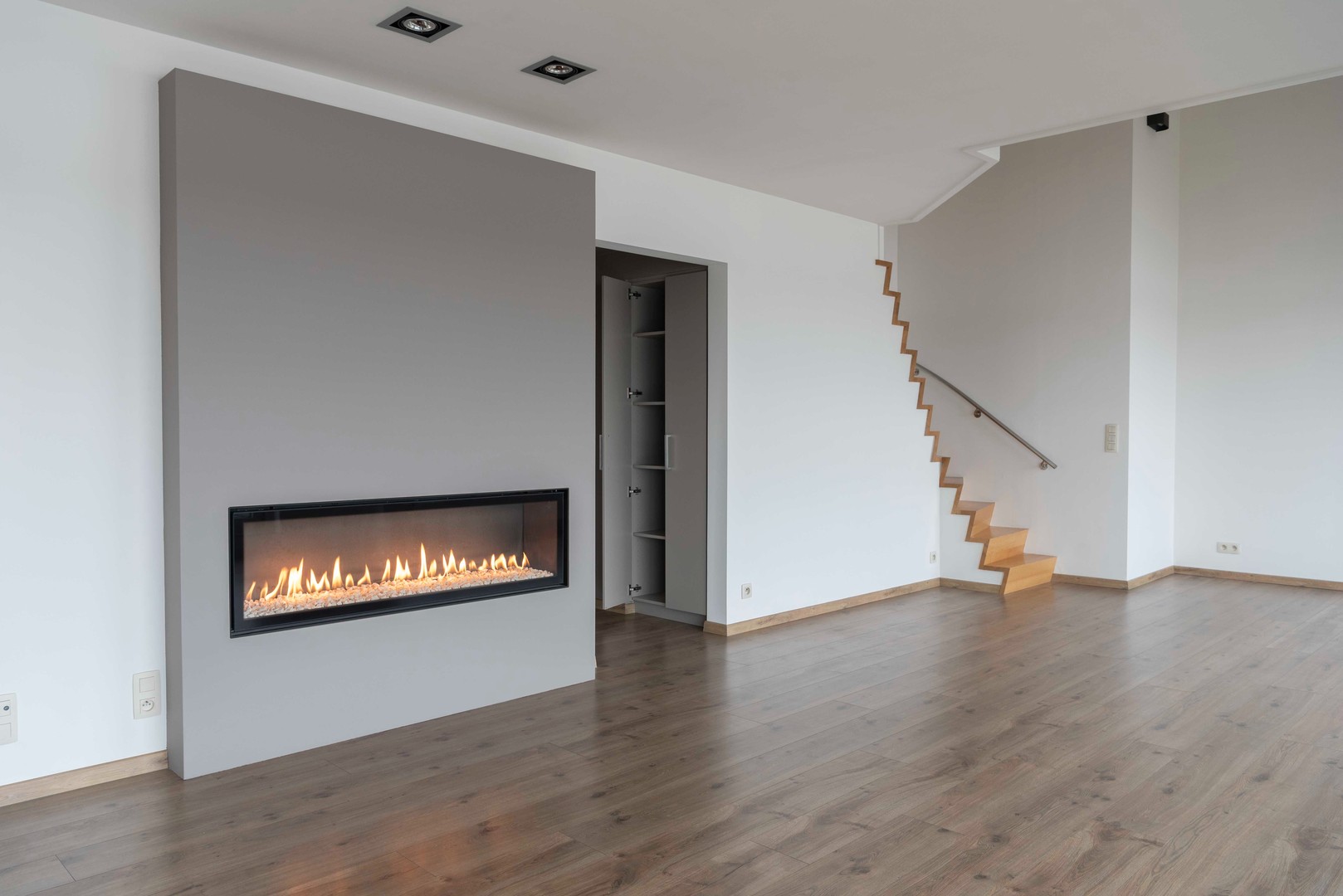 Exclusief dakappartement met uniek waterzicht, royale ruimtes en uitzonderlijk grote garage! - foto 1