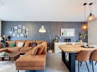 <p>Charmante gezinswoning, rustig gelegen in een aangename woonwijk en bovendien in een doodlopende straat met extra parkeergelegenheid. De woning bevindt zich op wandelafstand van winkels, scholen en openbaar vervoer en geniet dankzij de nabijheid van de E403 van een vlotte verbinding. De woning omvat een inkomhal met gastentoilet, een gezellige leefruimte met zit- en eethoek voorzien van een open haard, een keuken met alle hedendaags comfort en een extra eeteiland, een praktische was-/bergruimte, een inpandige garage en een oprit. De gezellige zuid gerichte tuin met terras en tuinhuis is bereikbaar via de keuken.<br /><br />Op de verdieping bevinden zich 4 slaapkamers, waarvan één momenteel ingericht is als dressing/logeerkamer. De badkamer is uitgerust met een bad-/douchecombinatie, toilet en lavabomeubel met opbergruimte. Via een schuiftrap in de nachthal is de ruime bergzolder toegankelijk.</p>
Extra troeven:<br /><br />
<ul>
<li>Conforme elektrische keuring</li>
<li>Regenwaterput van 5.000 liter</li>
<li>Ruime bergzolder van ca. 40 m²</li>
<li>Inpandige garage van 18 m² en oprit</li>
<li>Rolluiken doorheen de woning</li>
<li>Gelegen in een doodlopende straat</li>
<li>Zuidgerichte tuin</li>
<li>Toplocatie nabij alle voorzieningen</li>
</ul>
<p>Deze woning is te koop ZONDER makelaar via het concept van Smart Houses! Wenst u verdere inlichtingen of een bezoek? Contacteer rechtstreeks de eigenaar via <span>+32474557501</span></p>