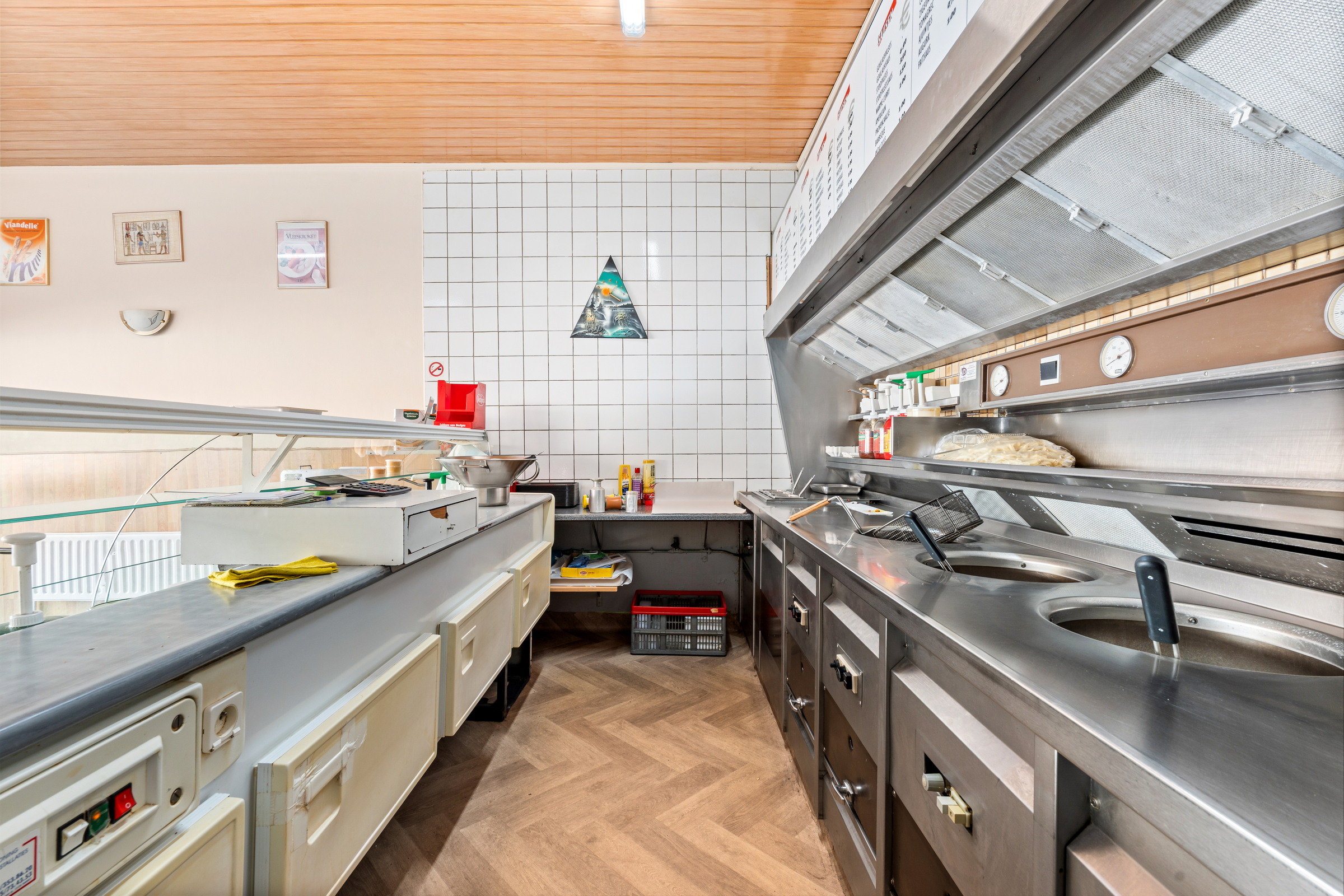 Handelspand met woonst op gegeerde locatie te Oud-Berchem! - foto 2